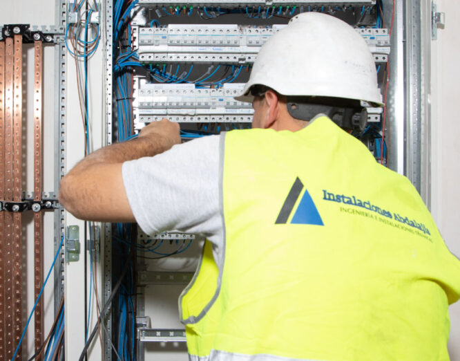 Servicio1-InstalacionesEléctricas2